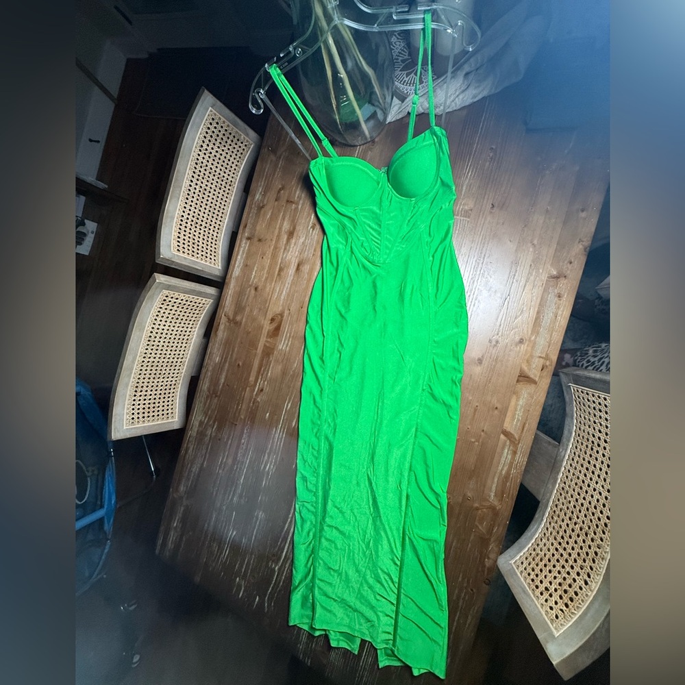 Vibrant Green Maxi Dress - Picture 4 of 7